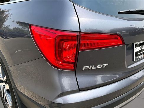 Used 2017 Honda Pilot Touring image 28