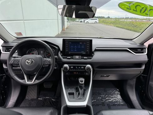 Certified 2022 Toyota RAV4 XLE Premium image 12