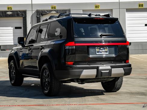 Used 2025 Lexus GX 550 image 9