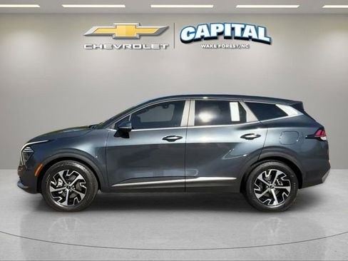 Used 2024 Kia Sportage EX FWD image 2