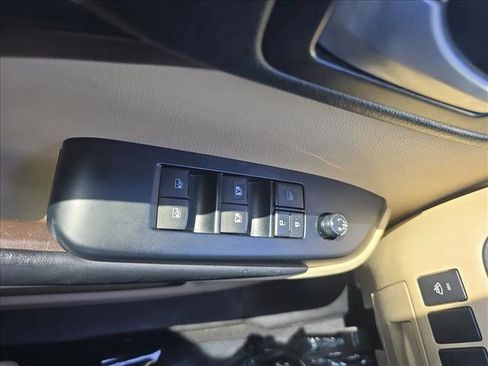 Used 2018 Toyota Highlander XLE AWD/4WD image 27