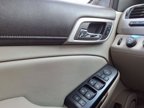 Used 2016 GMC Yukon Denali w/ Open Road Package AWD/4WD image 14