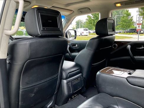 Certified 2016 INFINITI QX80 4WD w/ Driver's Assistance Package image 31