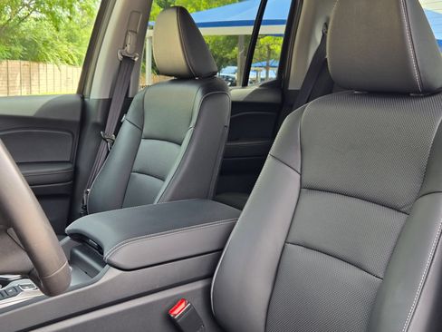 Certified 2025 Honda Ridgeline RTL image 13