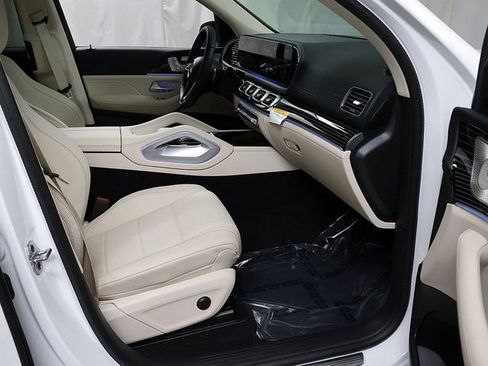 Certified 2026 Mercedes-Benz GLS 450 4MATIC image 38