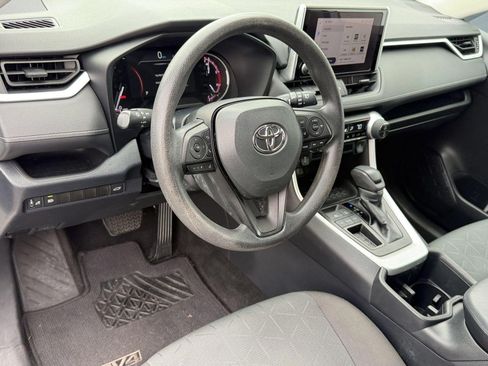 Used 2023 Toyota RAV4 XLE w/ Convenience Package FWD image 4