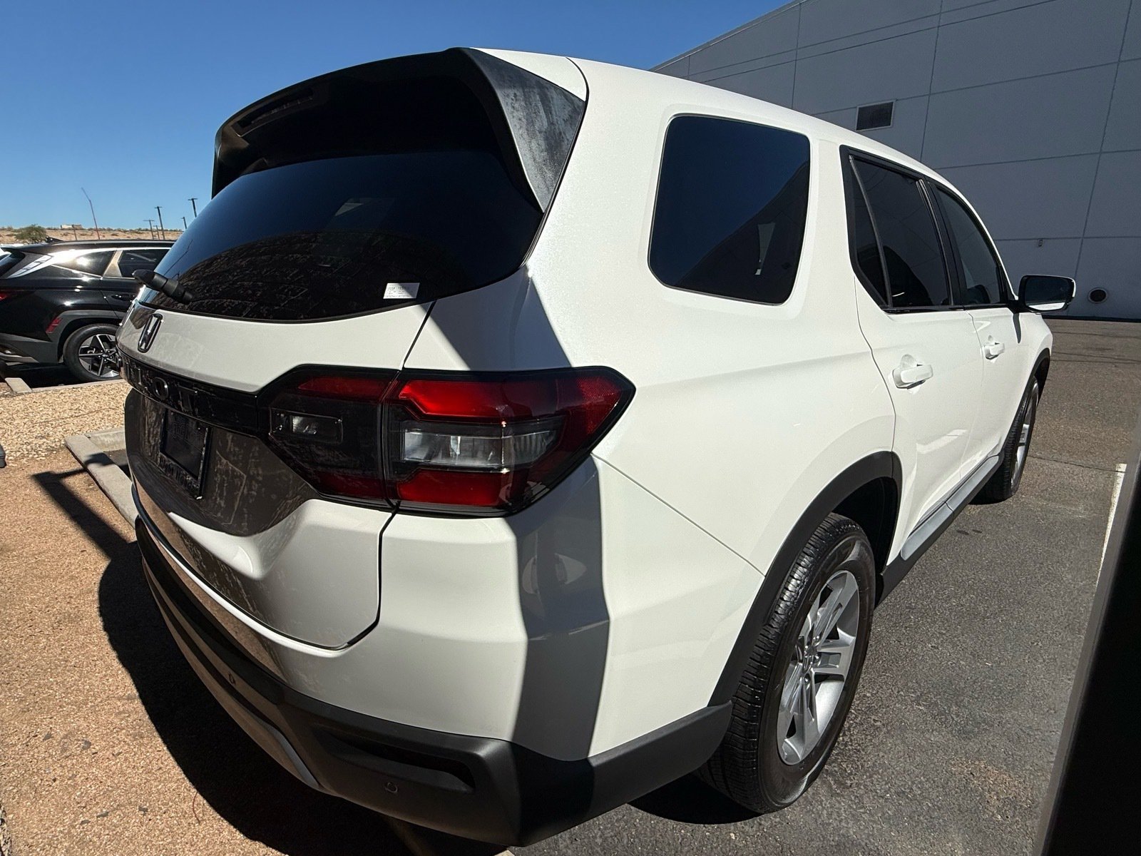 Used 2025 Honda Pilot EX-L image 4