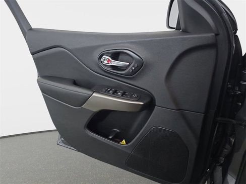 Used 2021 Jeep Cherokee Limited w/ Elite Package image 28