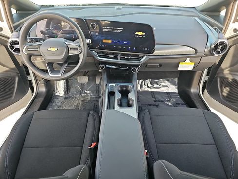 New 2026 Chevrolet Equinox EV LT image 9