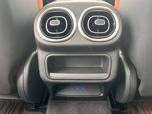 Used 2023 Mercedes-Benz GLC 300 4MATIC image 16