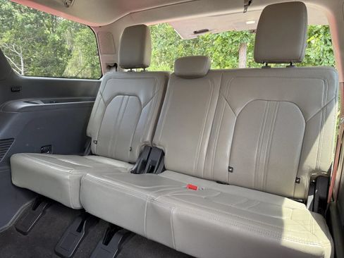 Used 2020 Ford Expedition Limited w/ Equipment Group 302A RWD image 10