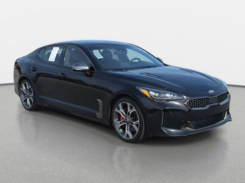 Used 2018 Kia Stinger GT2 image 3