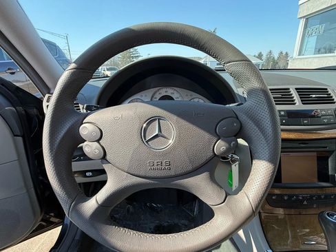 Used 2009 Mercedes-Benz E 350 4MATIC Sedan image 16