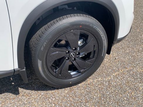 New 2026 Nissan Rogue SV image 7