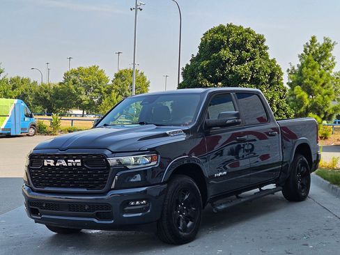 Used 2025 RAM 1500 Big Horn AWD/4WD image 3