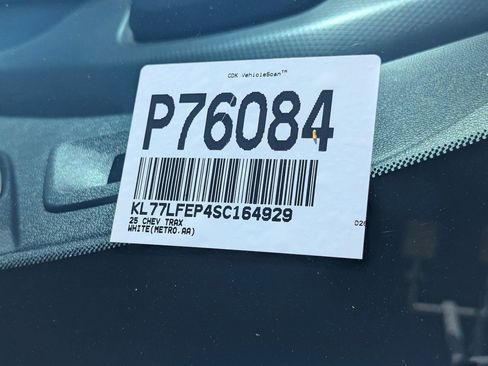 Used 2025 Chevrolet Trax LS image 31