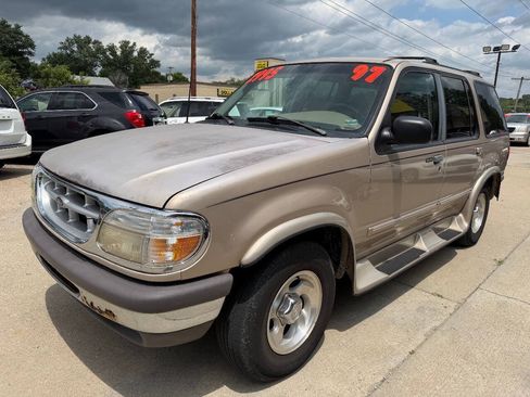 Used 1997 Ford Explorer XLT AWD/4WD image 3