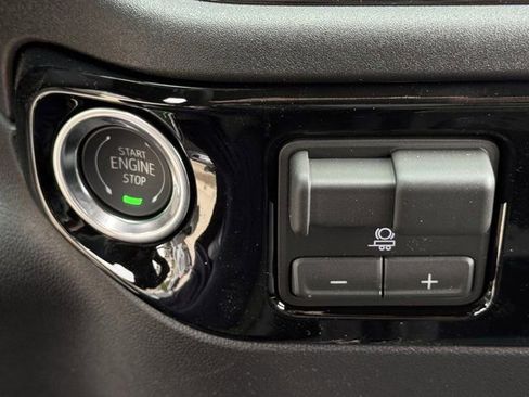 New 2026 Chevrolet Silverado 2500 ZR2 AWD/4WD image 15