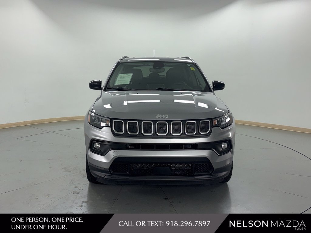 Used 2022 Jeep Compass Latitude AWD/4WD image 2