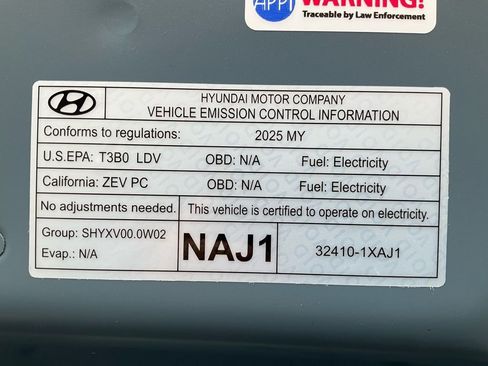 Used 2025 Hyundai Ioniq 5 SEL image 13