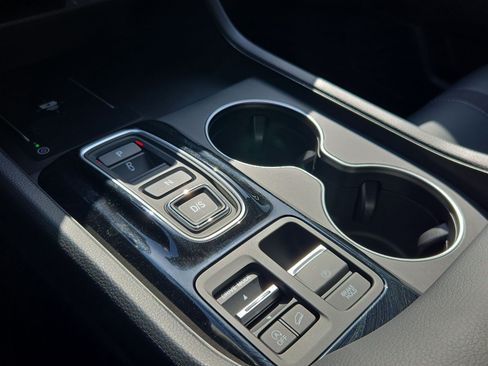 Used 2025 Honda Pilot EX-L image 26