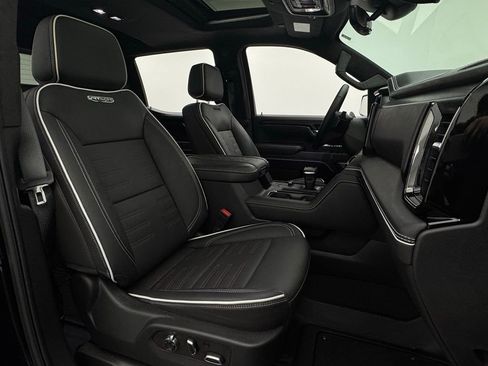 Used 2025 GMC Sierra 1500 AT4X image 40