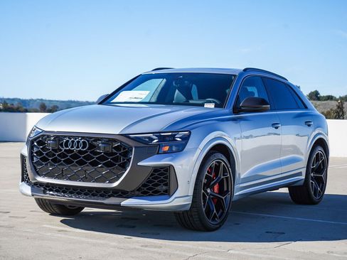 New 2026 Audi RS Q8 performance image 3