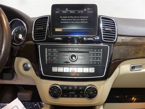 Used 2017 Mercedes-Benz GLS 450 4MATIC image 39