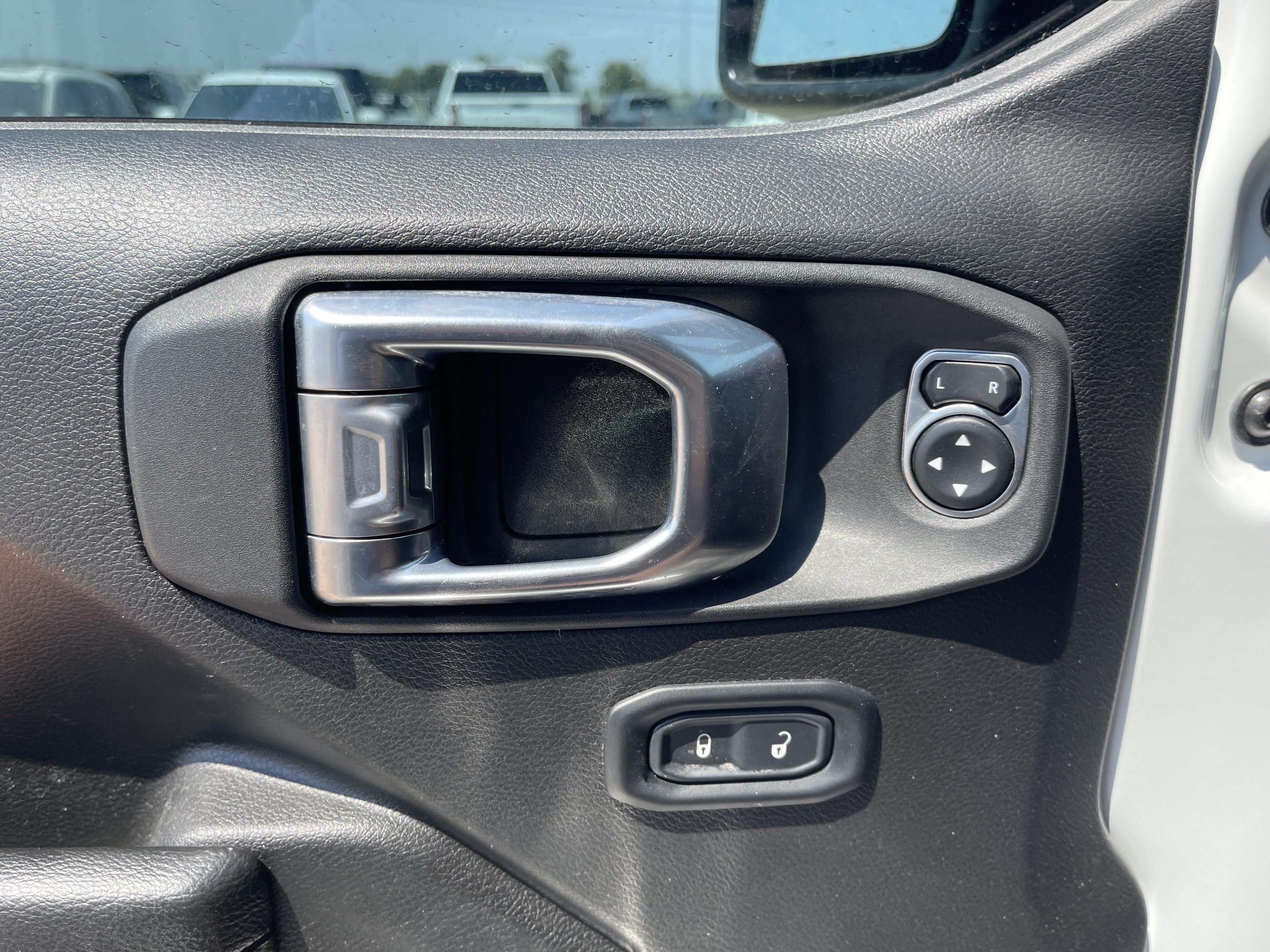 Used 2023 Jeep Gladiator Rubicon w/ LED Lighting Group AWD/4WD image 21