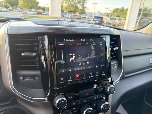 Used 2019 RAM 1500 Laramie AWD/4WD image 17