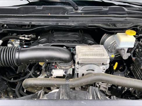 Used 2024 RAM 1500 Laramie RWD image 31