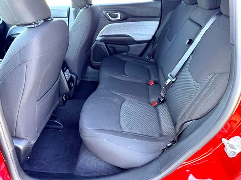 Used 2025 Jeep Compass Sport image 16