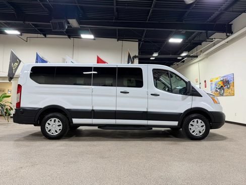 Used 2019 Ford Transit 350 XLT RWD image 7