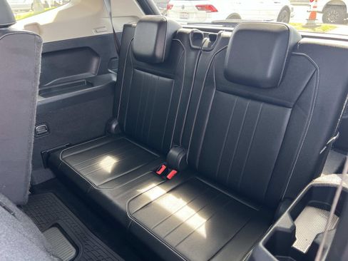 Certified 2022 Volkswagen Tiguan SE w/ Panoramic Sunroof Package image 24