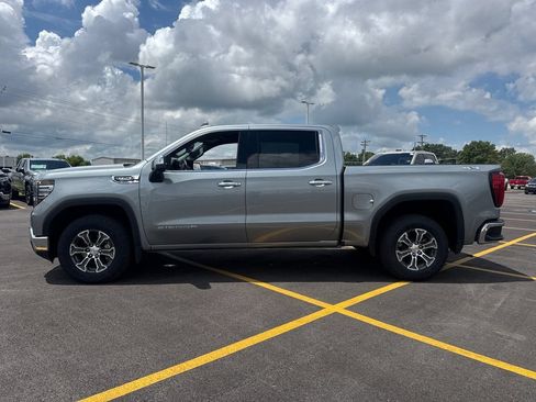 Used 2025 GMC Sierra 1500 SLT AWD/4WD image 3