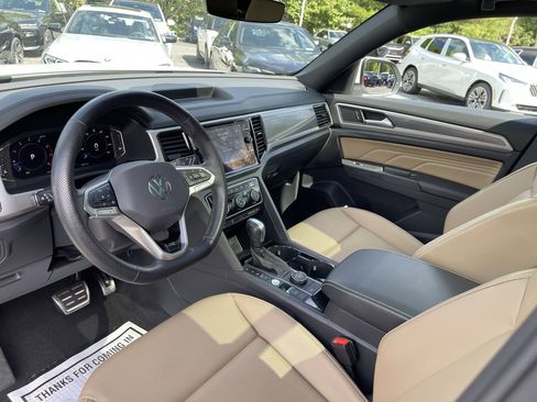 Used 2020 Volkswagen Atlas Cross Sport SEL R-Line AWD/4WD image 11