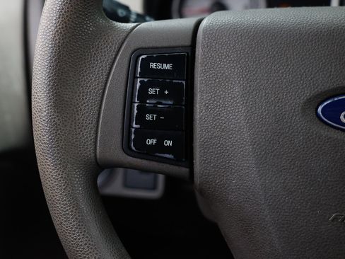 Used 2010 Ford Focus SE image 25