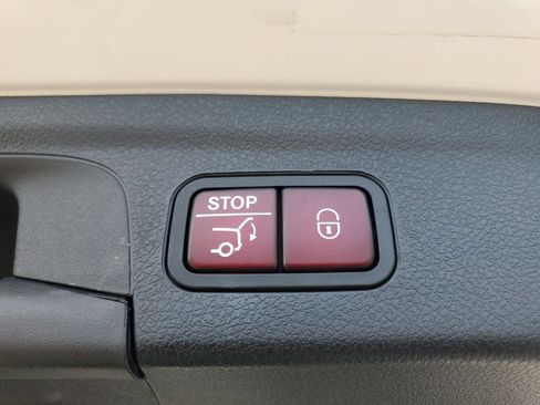 Used 2022 Mercedes-Benz GLE 450 4MATIC image 36