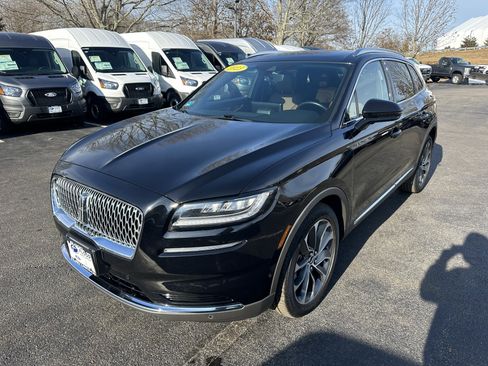 Used 2023 Lincoln Nautilus Reserve w/ Equipment Group 201A image 3