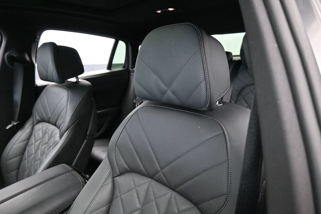 Used 2025 BMW X6 xDrive40i AWD/4WD image 19