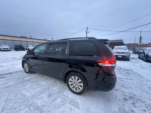 Used 2013 Toyota Sienna LE image 11