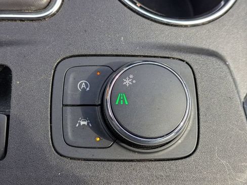 Used 2023 Chevrolet Traverse LT FWD image 33