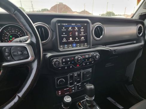 Used 2022 Jeep Gladiator Rubicon w/ LED Lighting Group AWD/4WD image 23