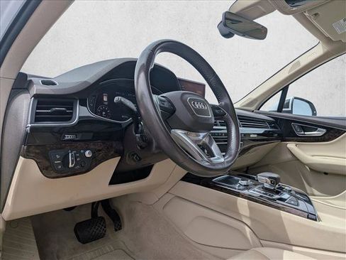 Used 2018 Audi Q7 3.0T Prestige w/ Prestige Package image 10