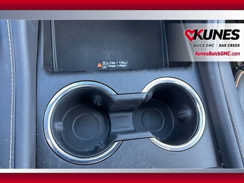 Used 2023 GMC Yukon XL AT4 image 22