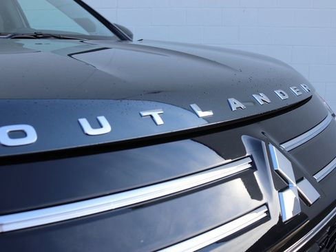 New 2026 Mitsubishi Outlander SE image 32