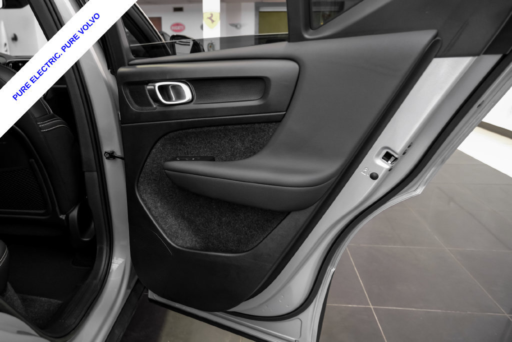 Used 2023 Volvo XC40 Recharge Plus AWD/4WD image 43
