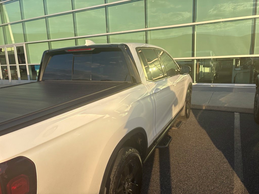 Used 2025 Honda Ridgeline Black Edition image 3