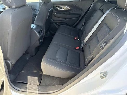 Used 2023 GMC Terrain SLE w/ Driver Convenience Package FWD image 17