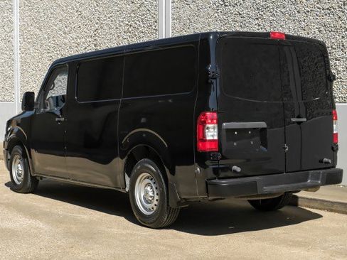 Used 2021 Nissan NV 2500 S image 17